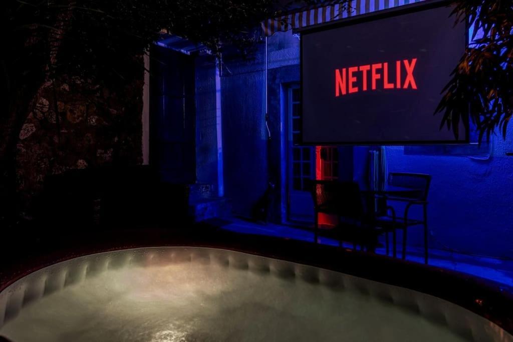 Unique Tiny Smart With Private Garden, Jacuzzi, Ps5, Cinema Projector - Wow Sintra