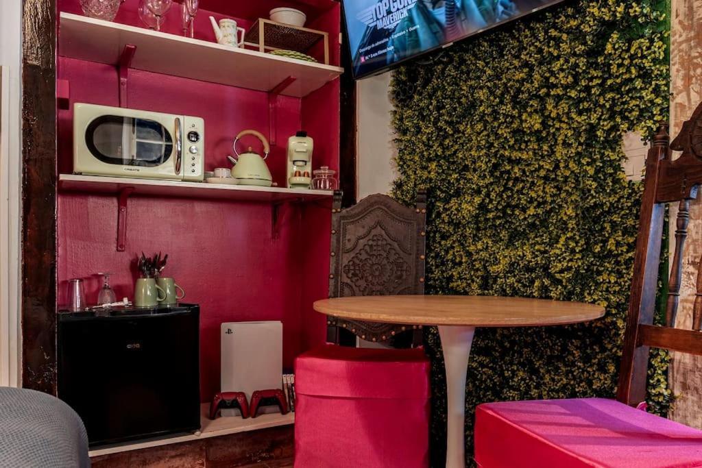 Unique Tiny Smart With Private Garden, Jacuzzi, Ps5, Cinema Projector - Wow Holiday home Sintra