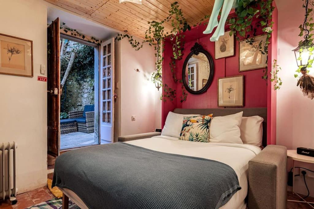 Unique Tiny Smart With Private Garden, Jacuzzi, Ps5, Cinema Projector - Wow Holiday home