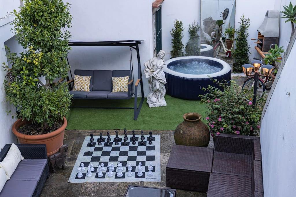 Unique Tiny Smart With Private Garden, Jacuzzi, Ps5, Cinema Projector - Wow Holiday home *