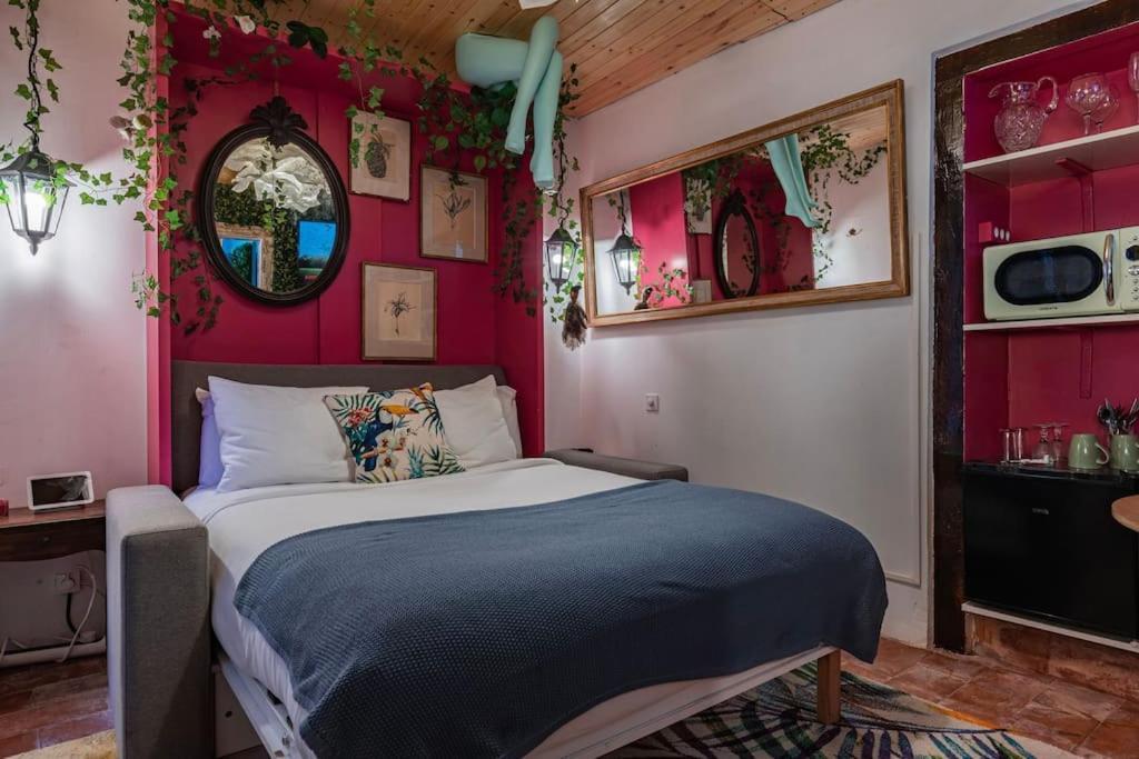 Unique Tiny Smart With Private Garden, Jacuzzi, Ps5, Cinema Projector - Wow *