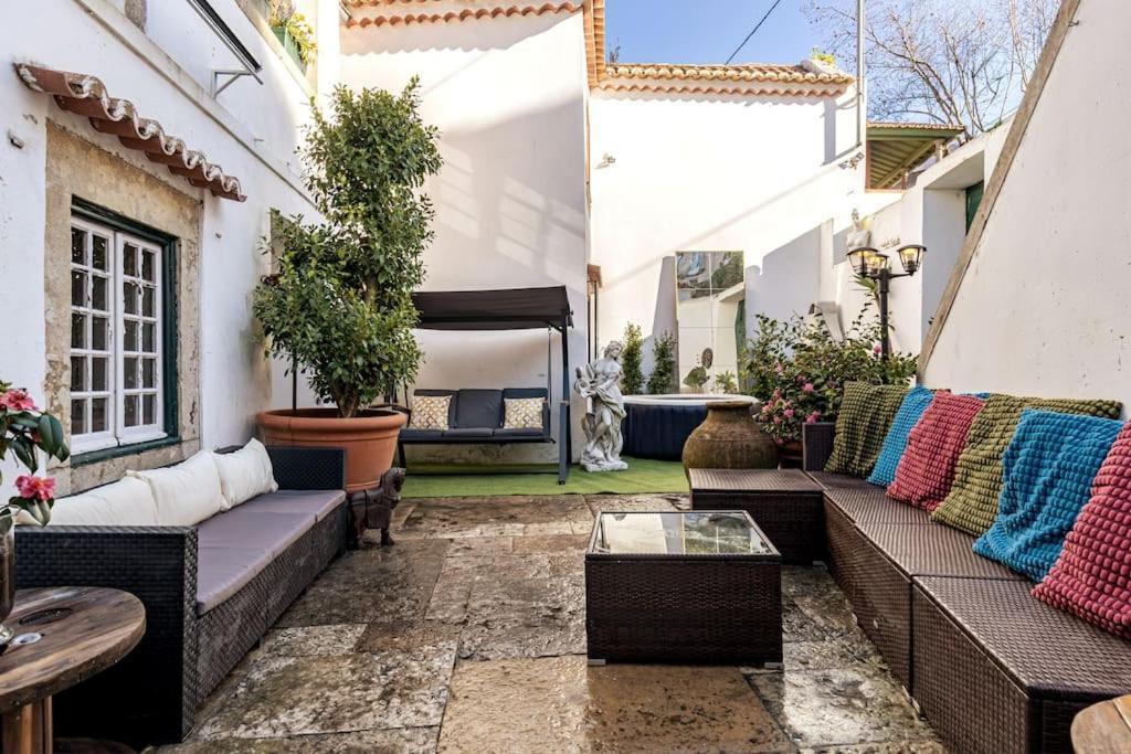 Unique Tiny Smart With Private Garden, Jacuzzi, Ps5, Cinema Projector - Wow *
